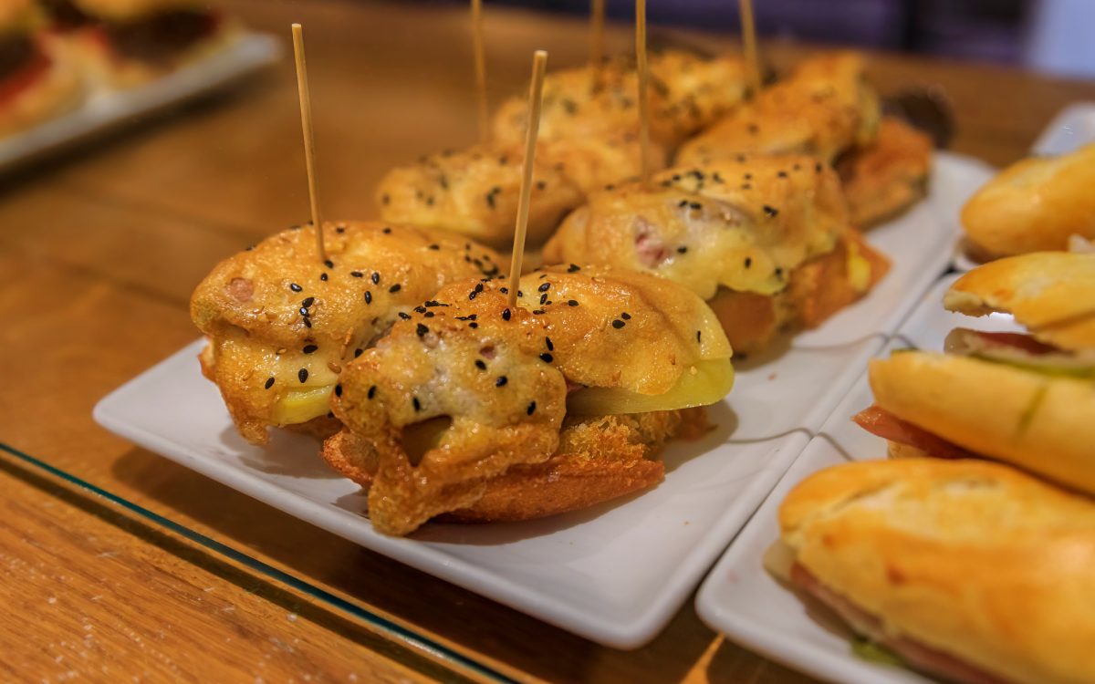 Pintxos en un restaurante de Pamplona