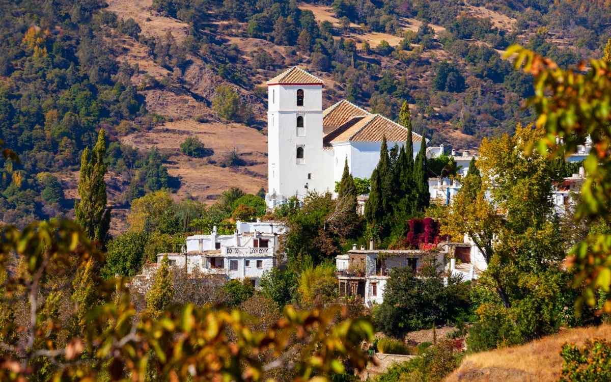 Iglesia de Nuestra Señora del Rosario en Bubión