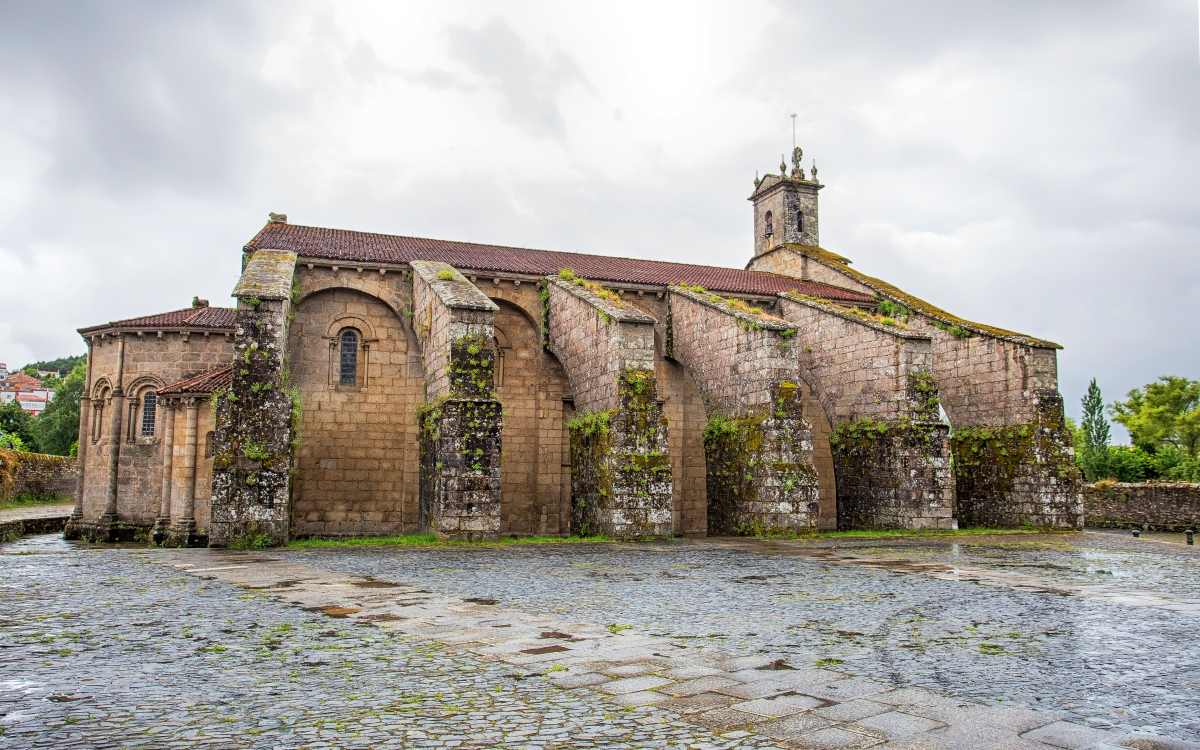 Colegiata Santa María a Real do Sar