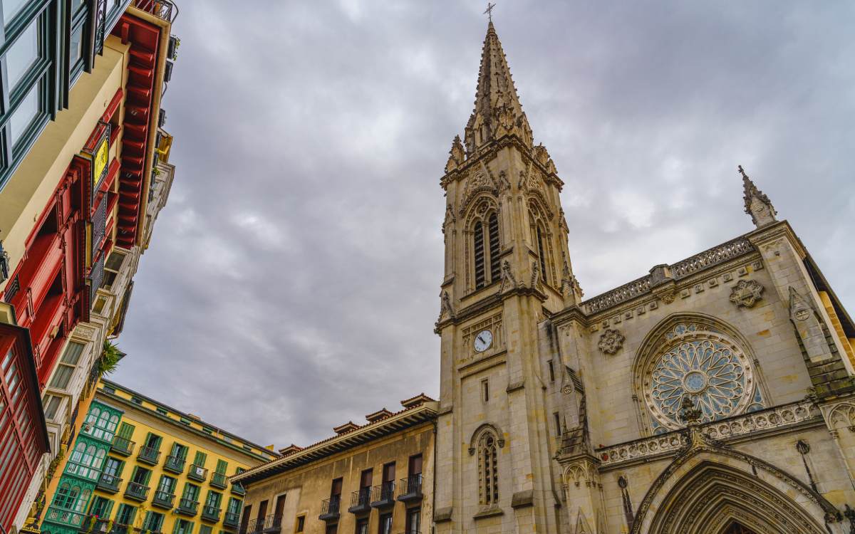 Catedral de Bilbao. | Dreamstime