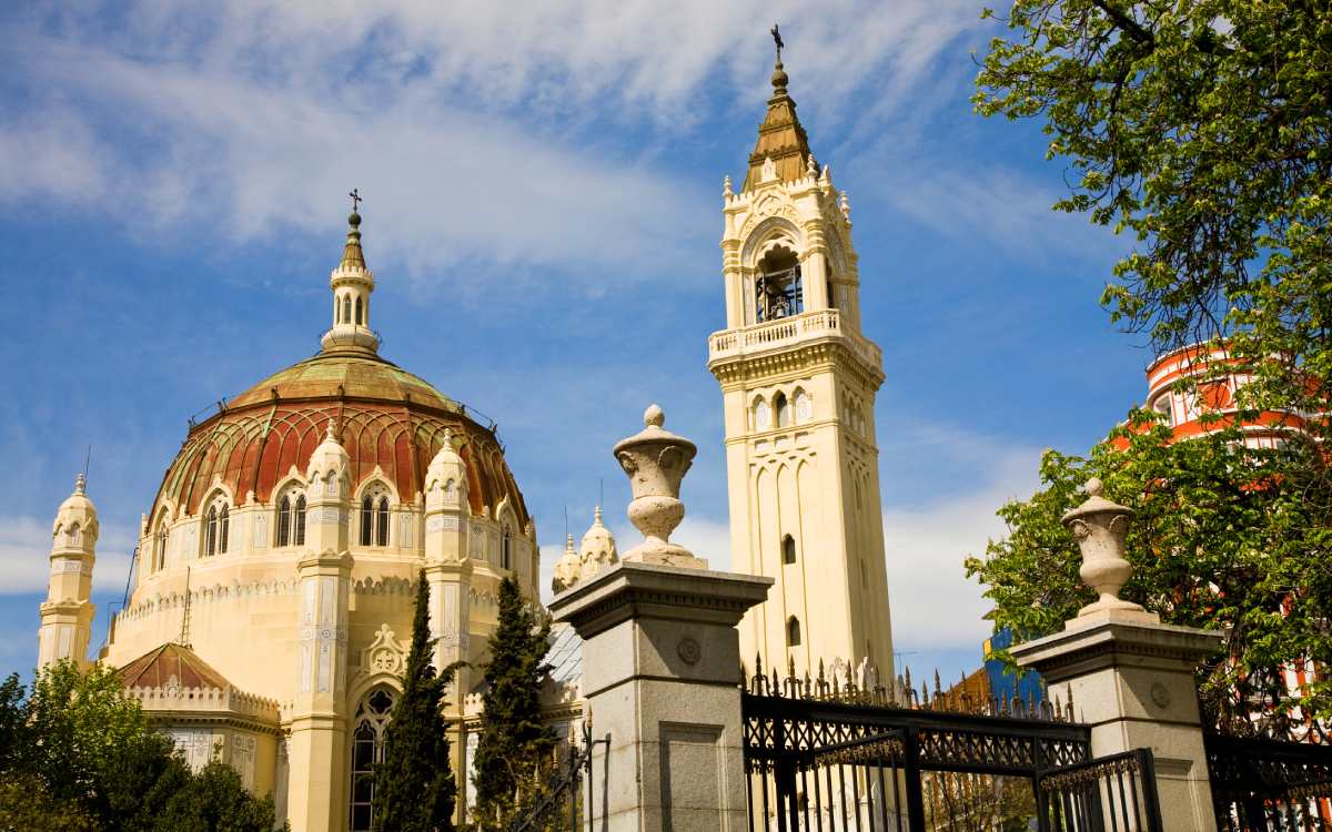 Iglesia de San Manuel y San Benito