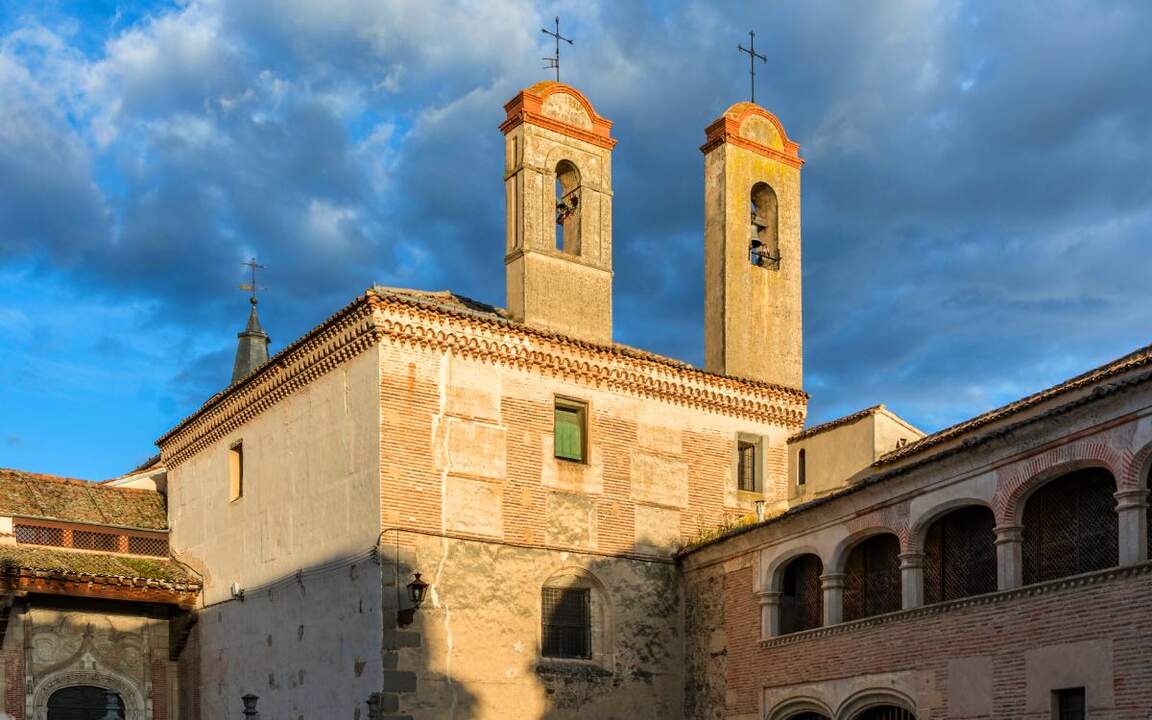 Monasterio de San Antonio el Real. | Shutterstock