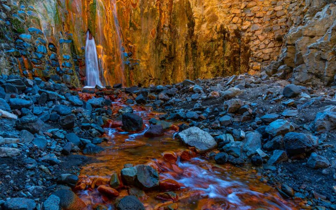 La Cascada de los Colores. | Dreamstime