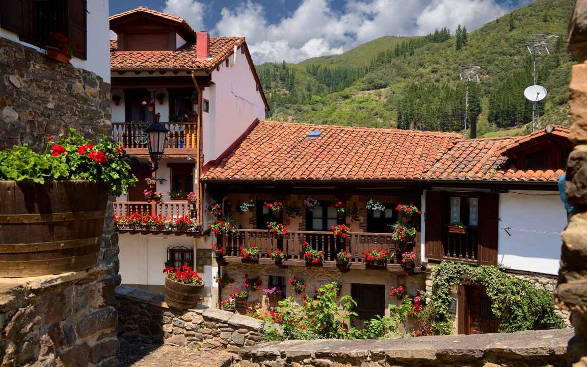 Casas típicas de Potes. | Shutterstock