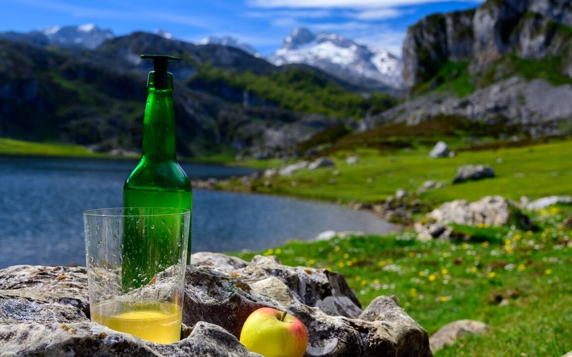 Sidra de Asturias. | Shutterstock