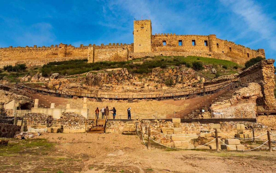 El teatro y el castillo