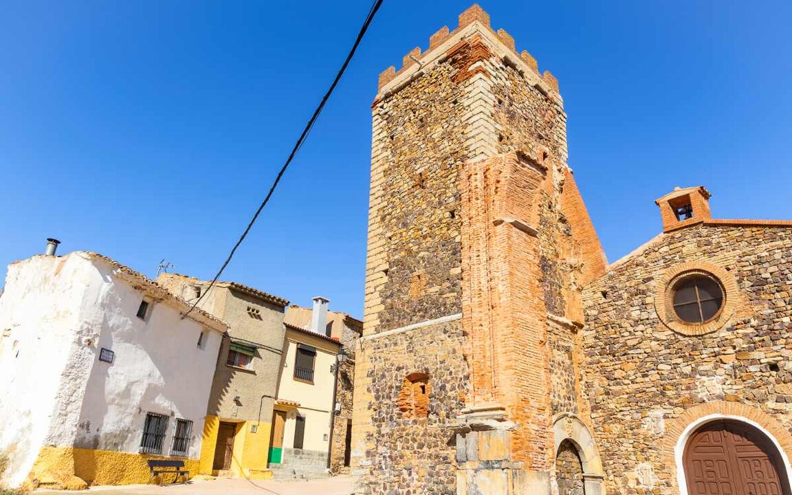 La caracerística torre de Bádenas