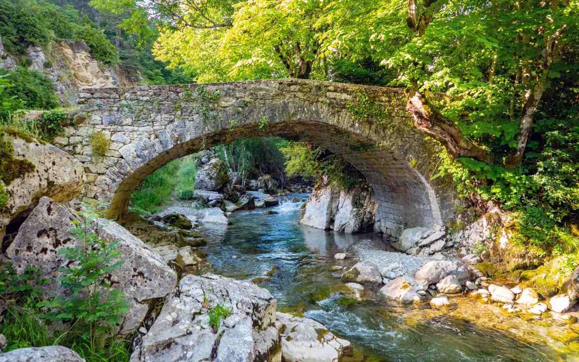 Puente sobre el río Belagua
