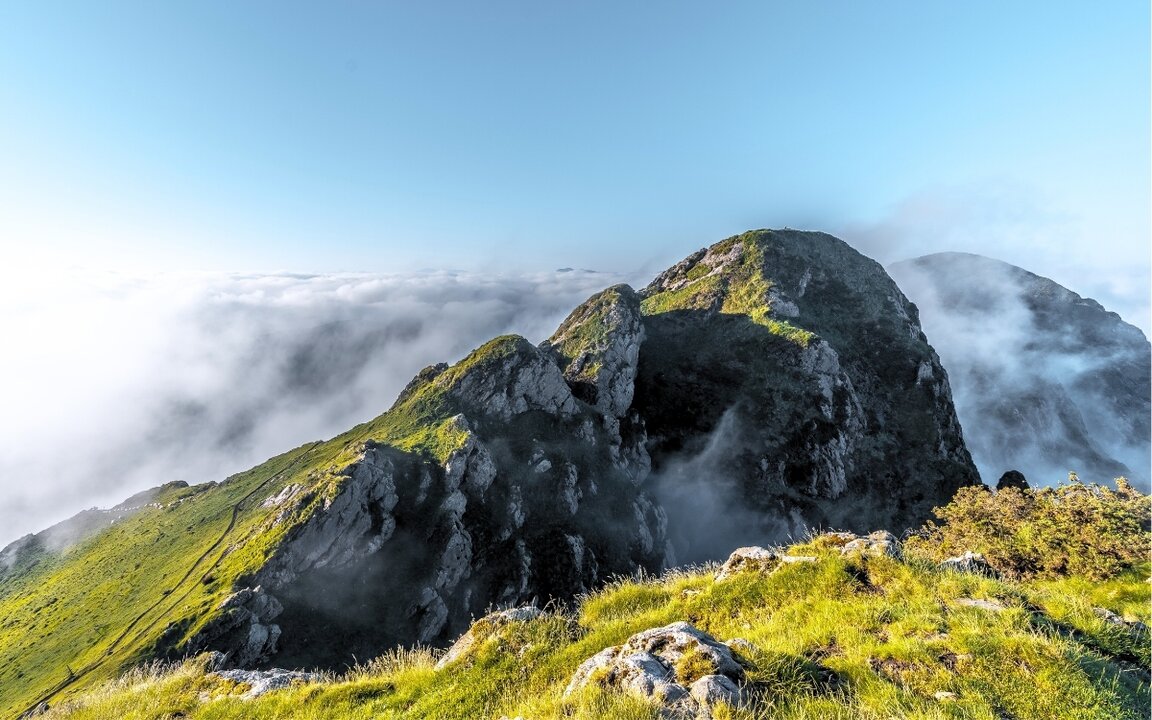 Parque Natural de las Peñas de Aya. | Dreamstime