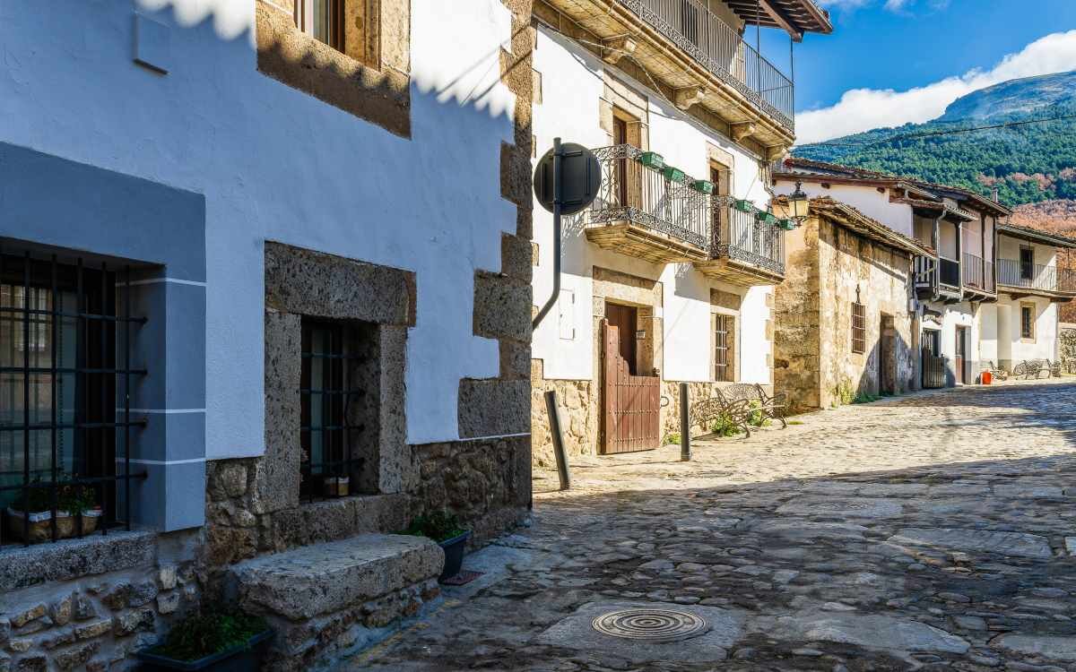 Calle típica de Candelario