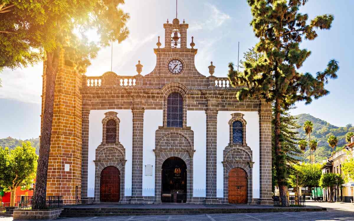 Basílica de Nuestra Señora del Pino