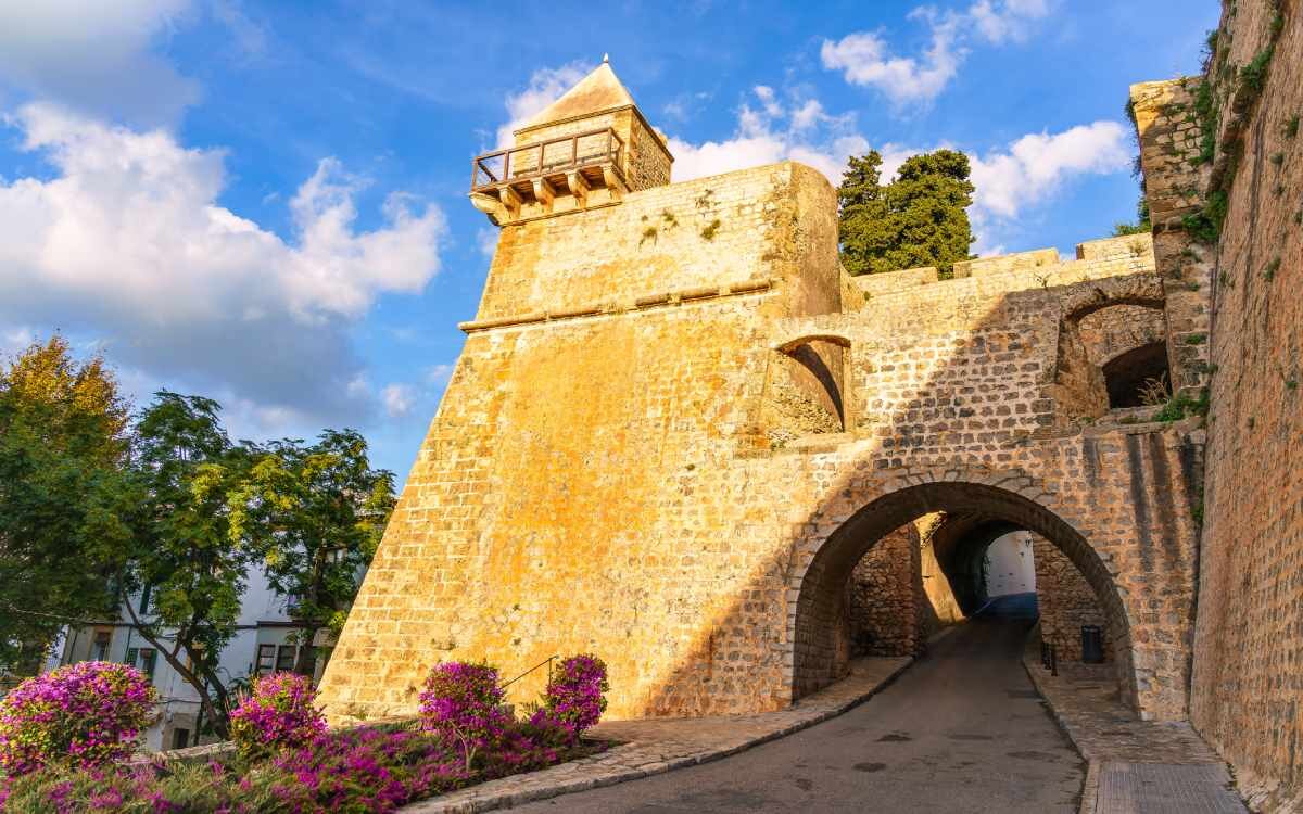 Entrada al Castillo de Ibiza