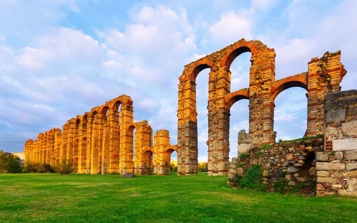 Acueducto de Los Milagros de Mérida