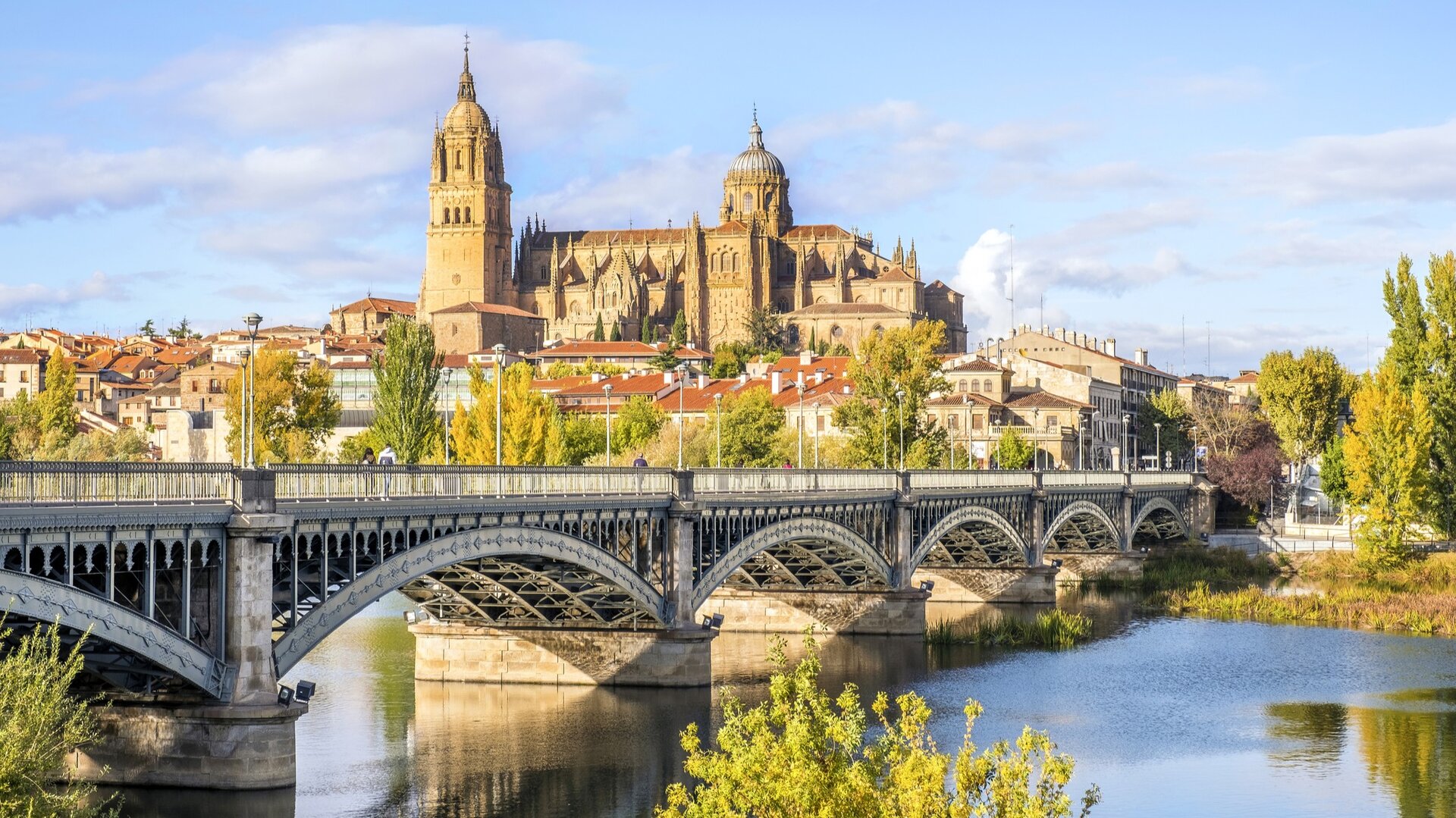 El río Tormes en su paso por Salamanca