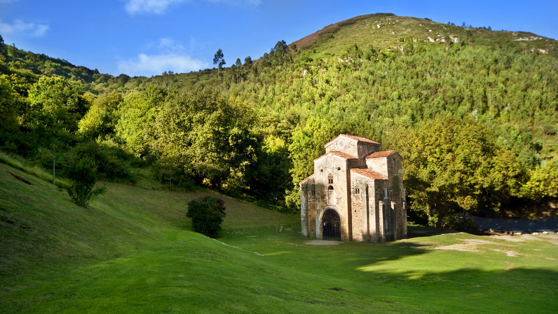 Iglesia de San Miguel de Lillo, Asturias