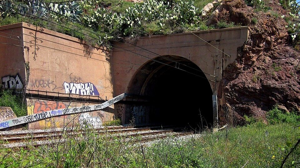 960px-Embocadura_sur_del_túnel_de_Montgat