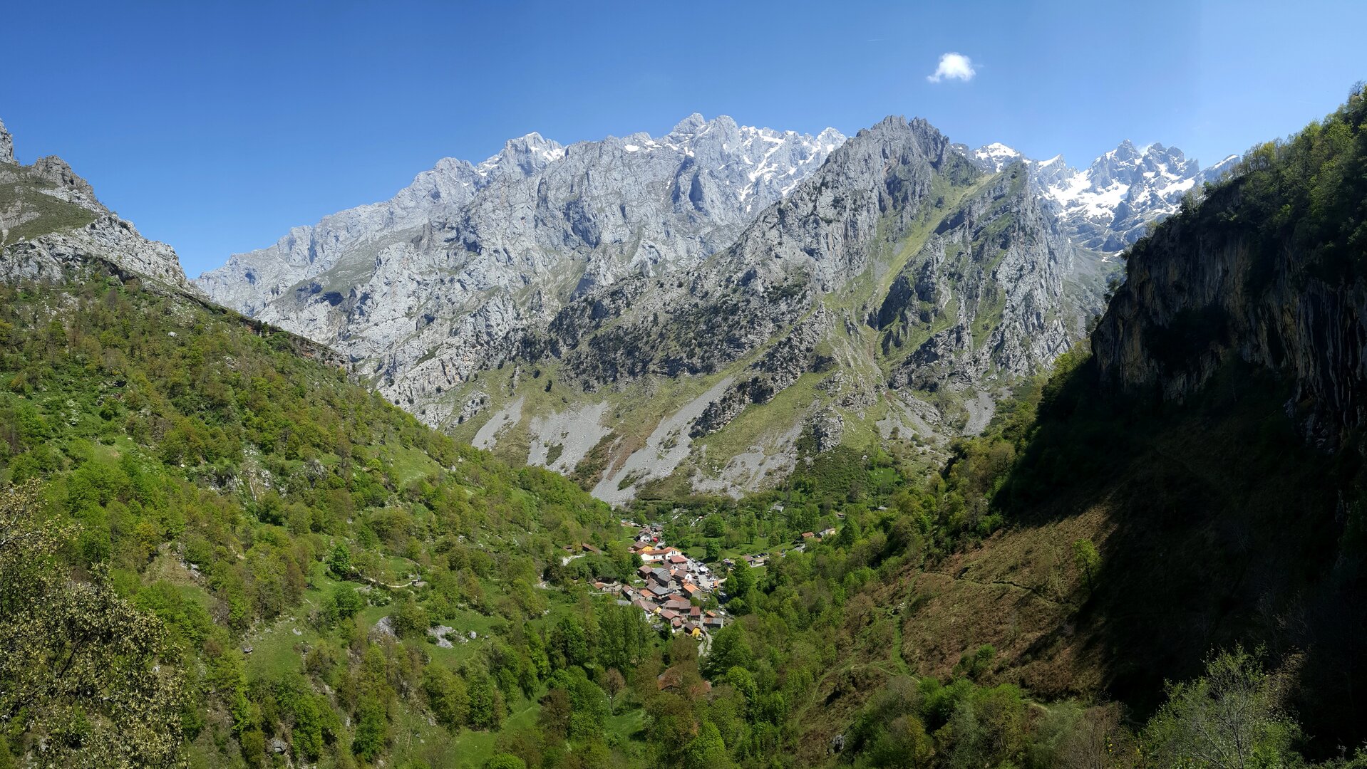 Montañas en el entorno de Caín de Valdeón
