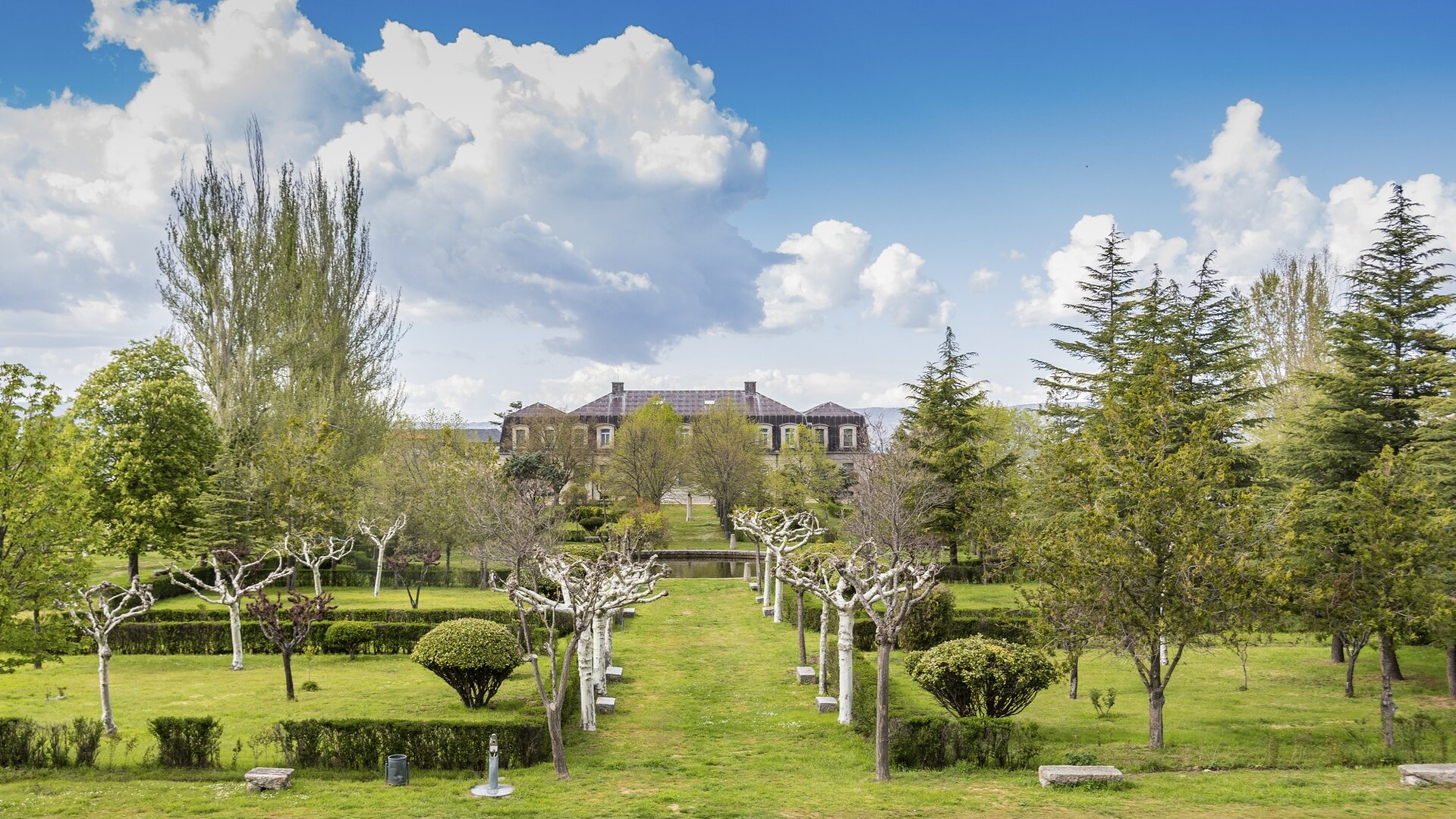 Jardines y Palacio de los Duques de Alba en Piedrahíta