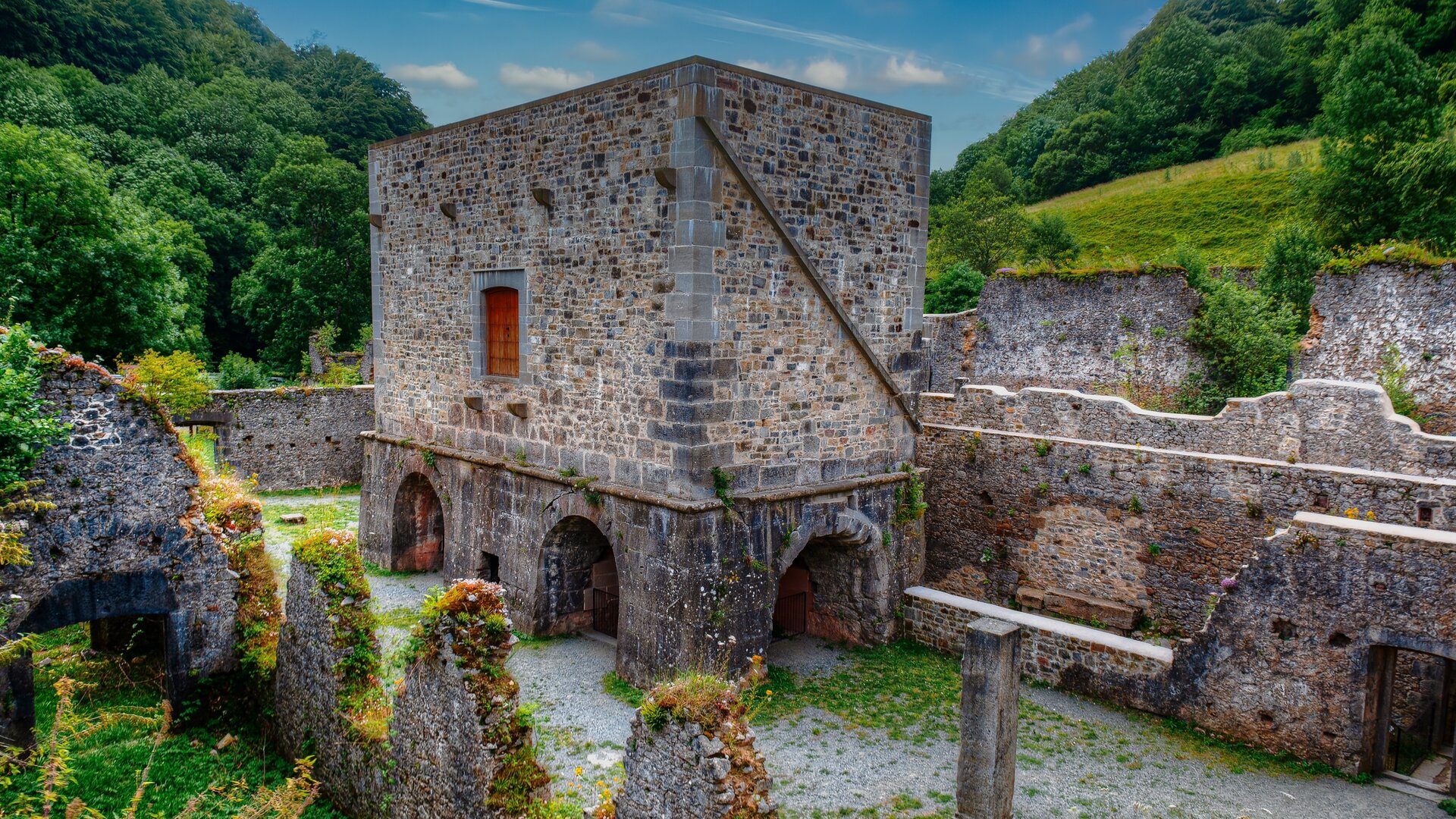 Ruinas de la Real Fábrica de Armas y Municiones de Orbaizeta