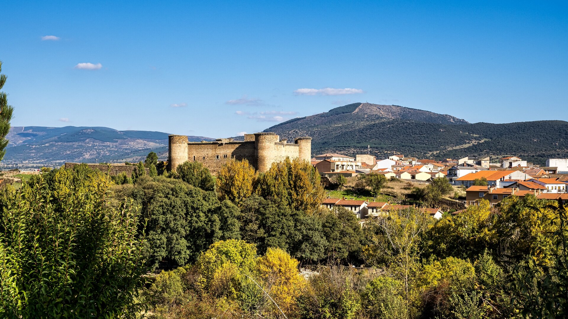 Castillo de Valdecorneja, en El Barco de Ávila
