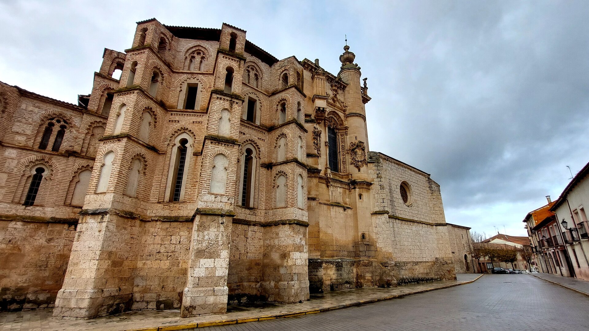 Convento de San Pablo, de estilo gótico-mudéjar.