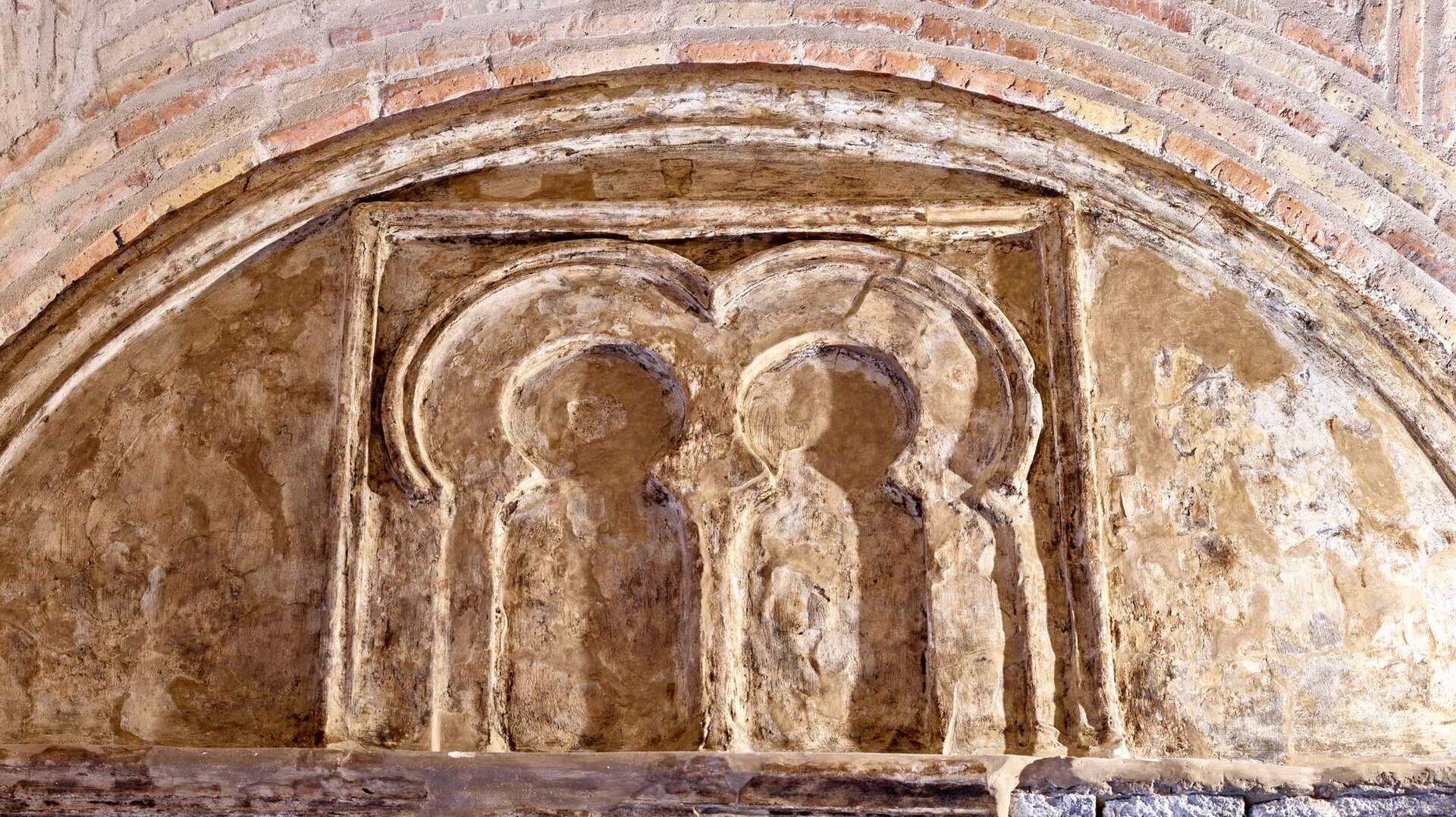 Detalles que se pueden apreciar en la Mezquita de Tornerías. | Foto: David Blázquez