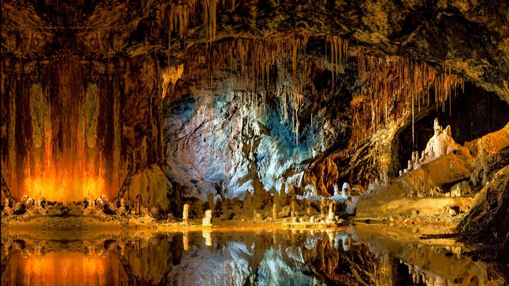 Lago subterráneo en la Gruta de las Maravillas.