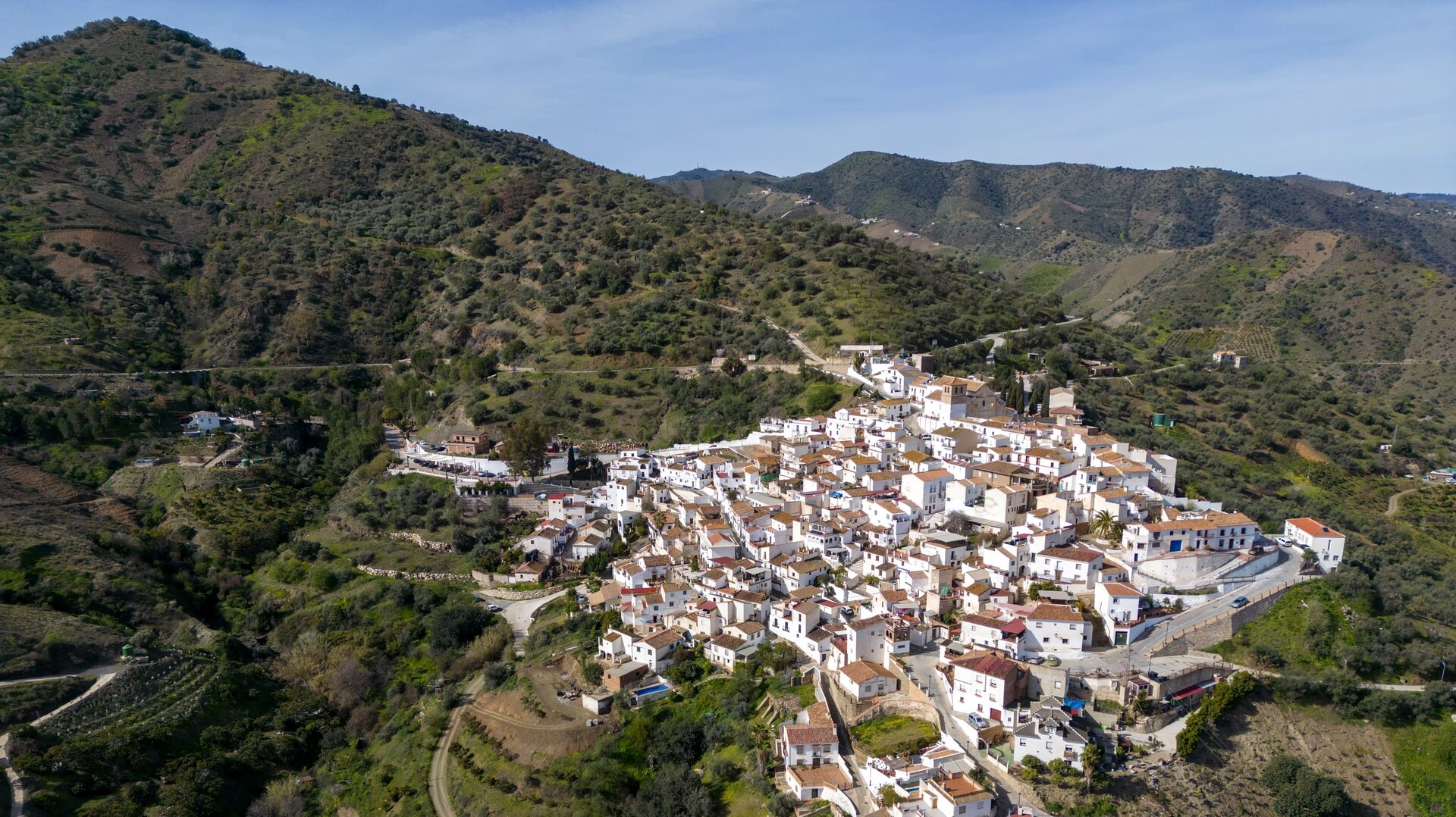Vista aérea de Cútar, en Málaga. | Dreamstime