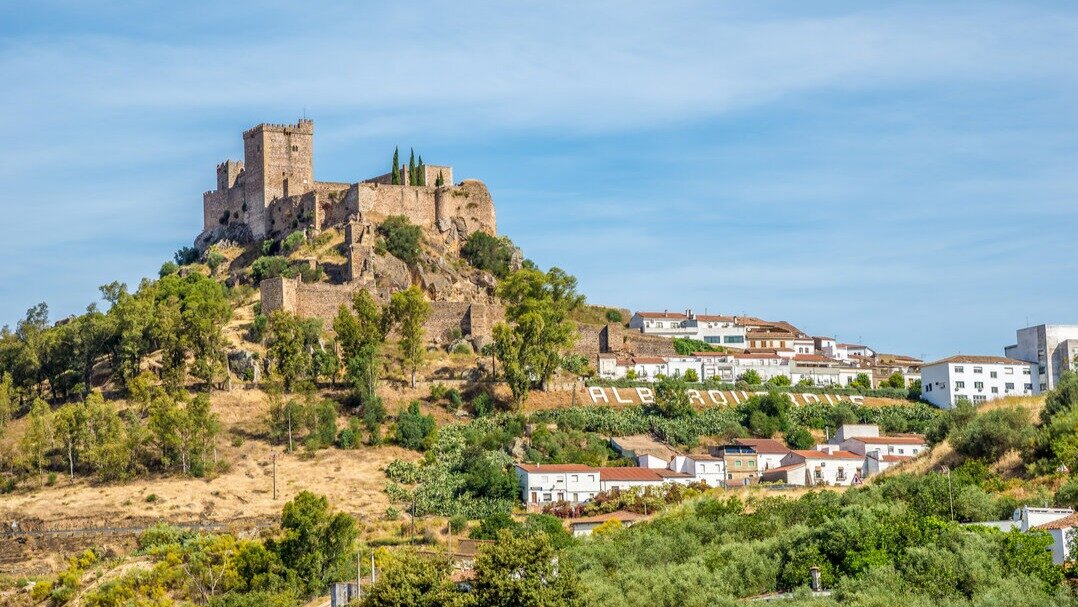 Vista de Alburquerque y su fortaleza