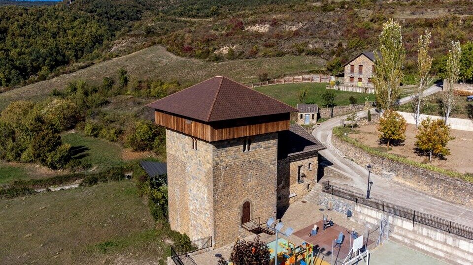 El Torreón, la torre medieval de Sinués. | Shutterstock