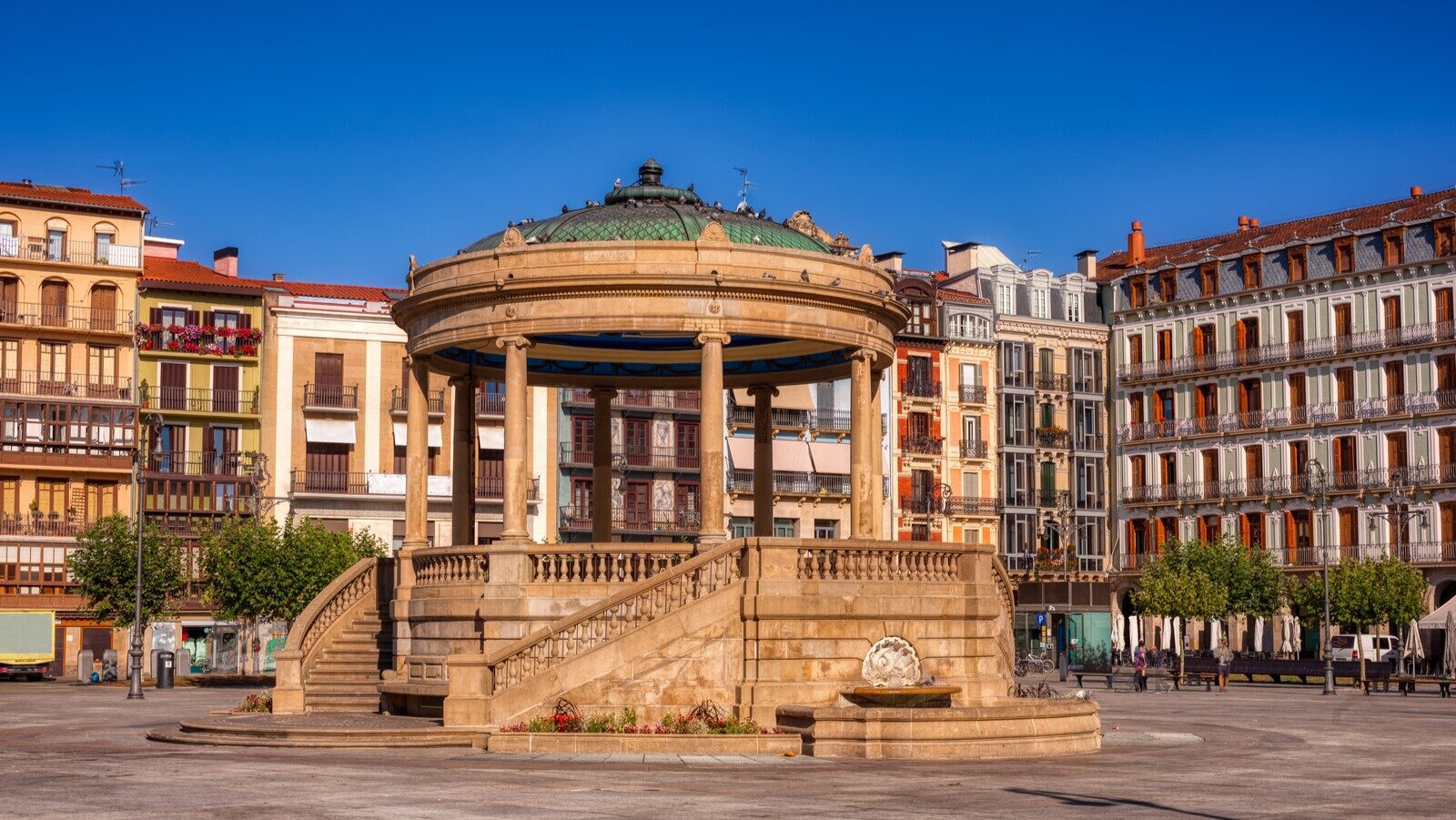 La emblemática Plaza del Castillo en Pamplona