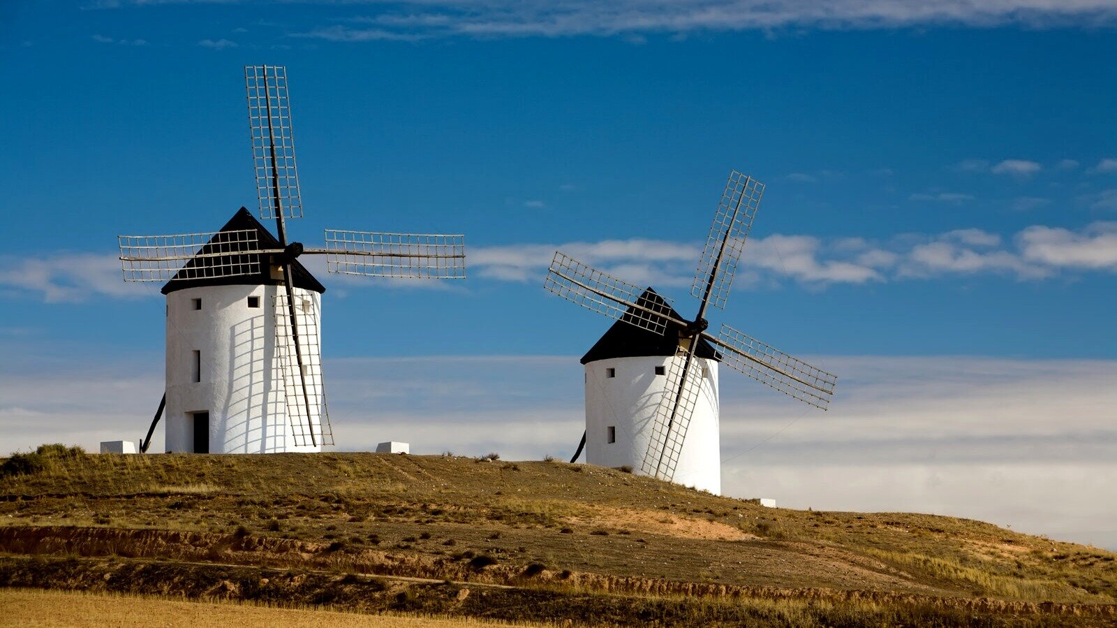 Molinos de viento en Tembleque. | Dreamstime