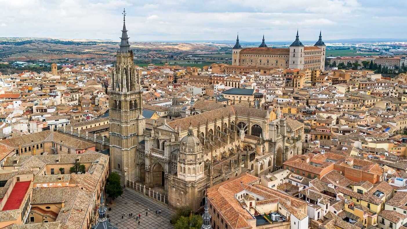 Vista aérea de la Catedral de Toledo. | Shutterstock