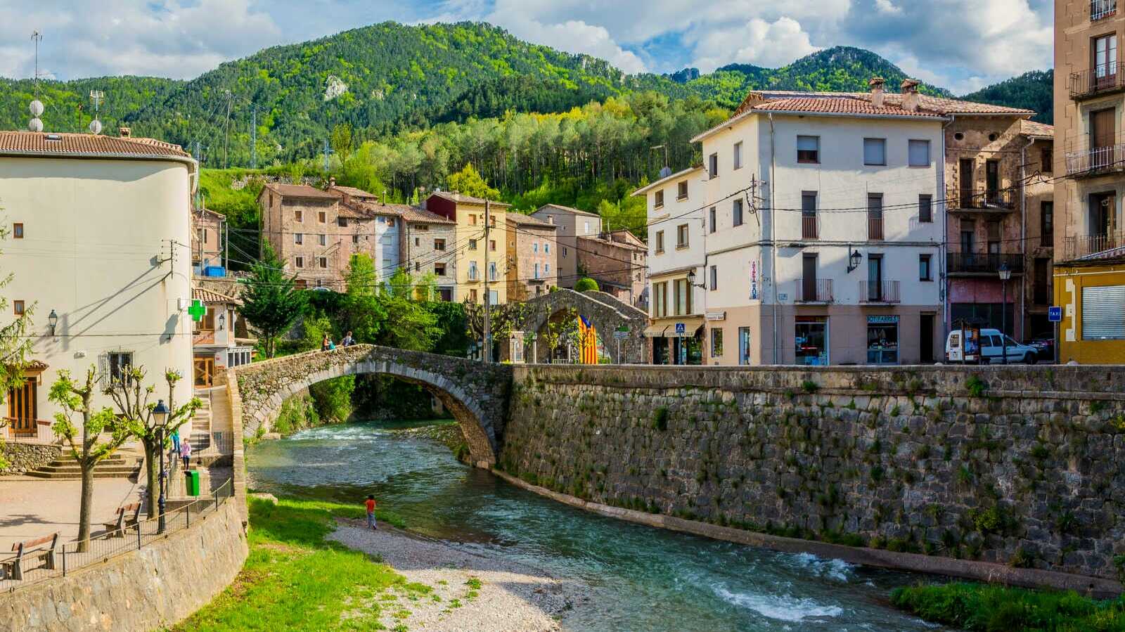 La Pobla de Lillet, municipio en el que se encuentran los Jardins Artigas. | Shutterstock
