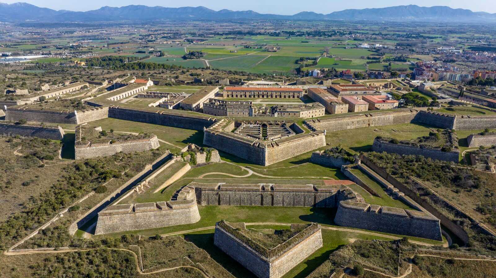 Castillo de San Fernando, en Figueres. | Dreamstime