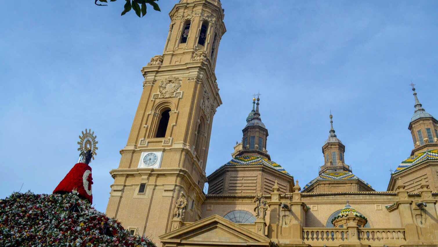 Procesión de la Virgen del Pilar en Zaragoza, un imprescindible del Día de la Hispanidad. | Shutterstock