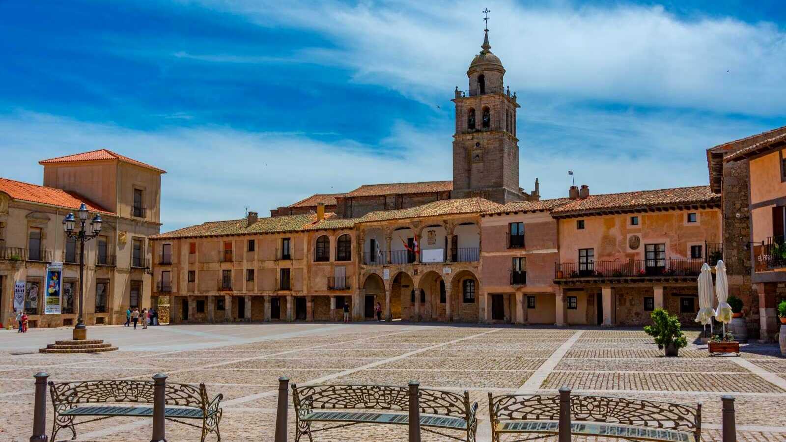Plaza Mayor de Medinaceli. | Dreamstime