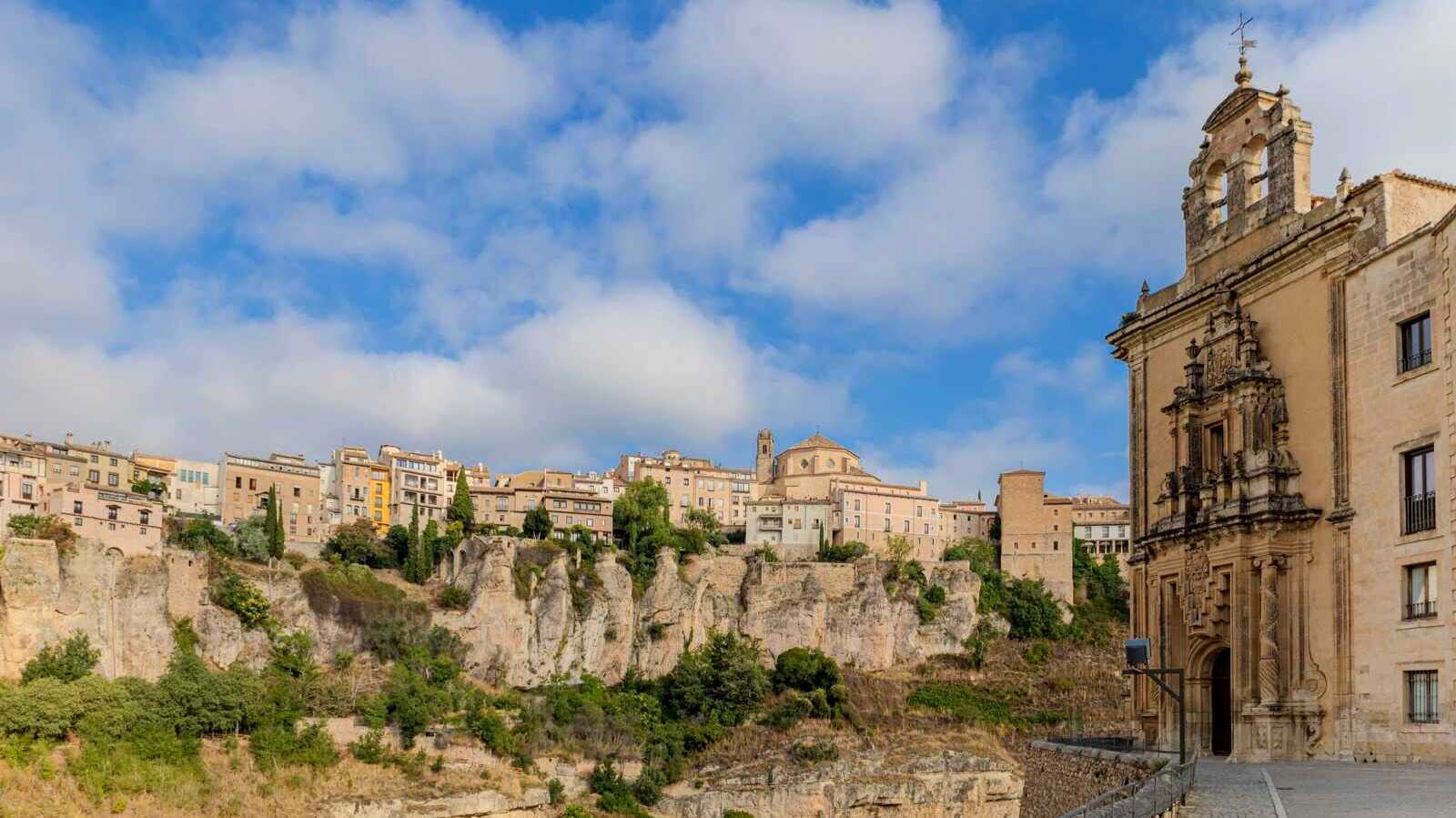 Vista de la ciudad de Cuenca desde el convento. | Shutterstock