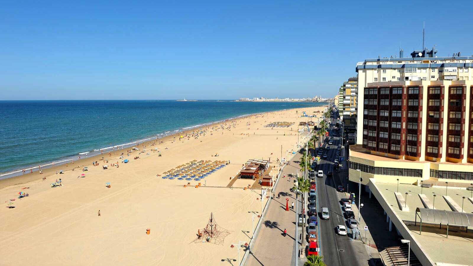 Paseo marítimo de Cádiz. | Shutterstock