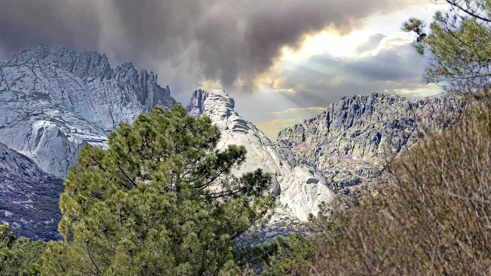 Vista de la Sierra de Gredos. | Dreamstime