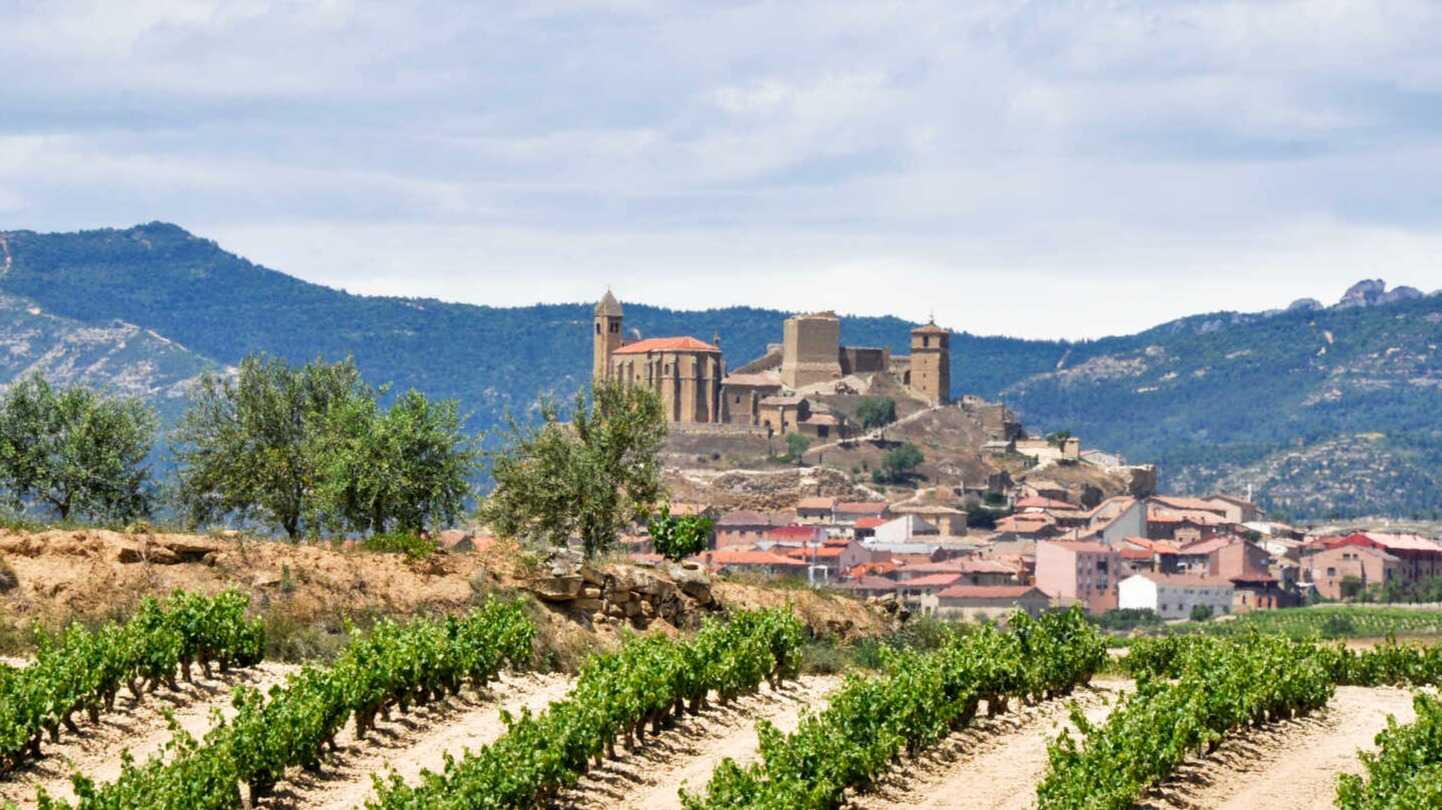 Silueta fortificada de San Vicente de la Sonsierra. | Shutterstock