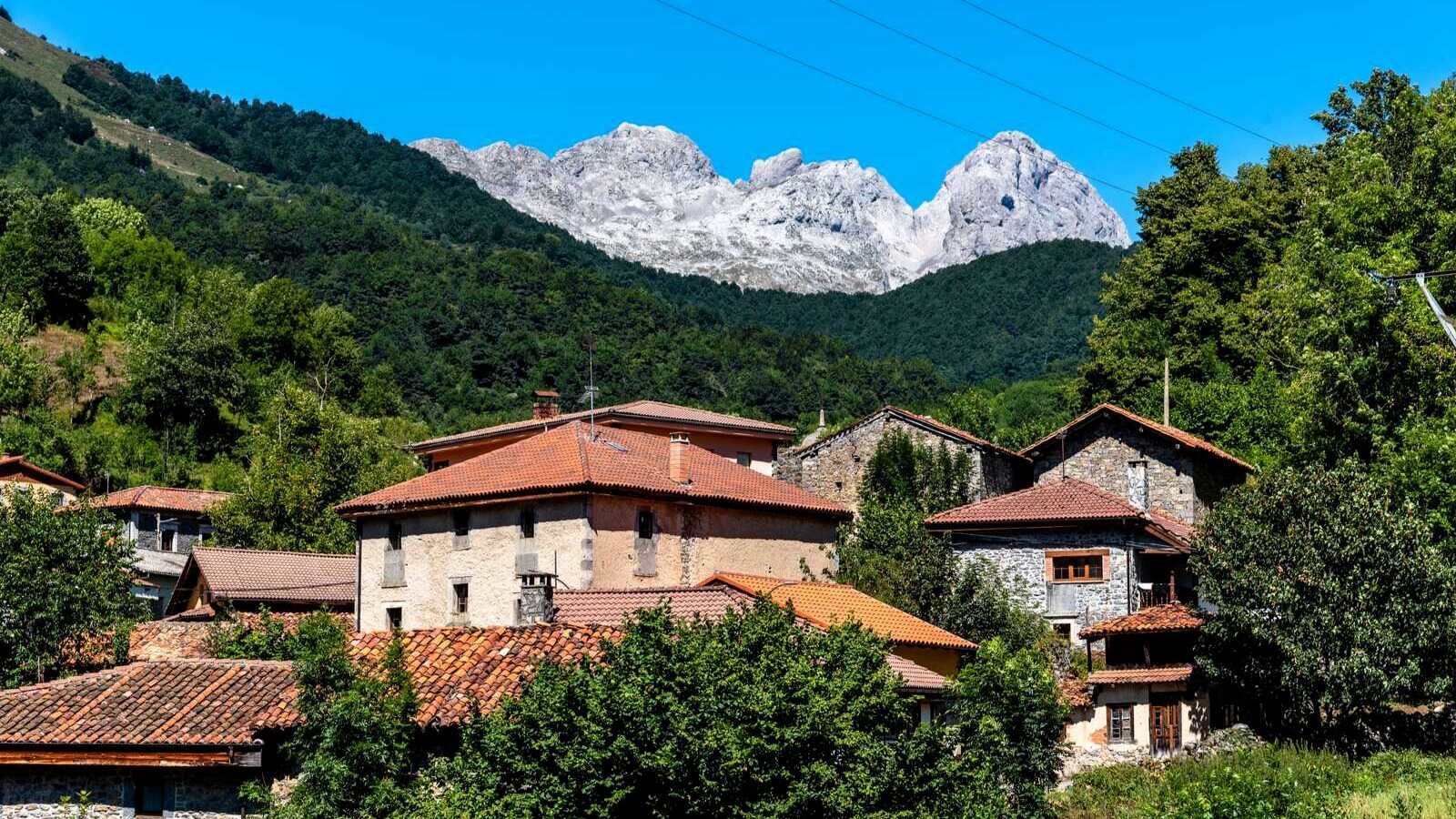 Casas en Oseja de Sajambre. | Dreamstime
