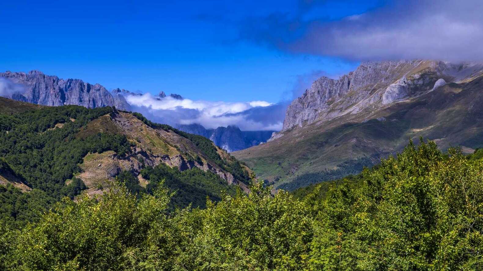 Paisaje de los Picos de Europa. | Dreamstime