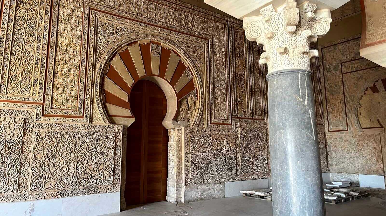 Detalle de la decoración de las paredes del Salón Rico. | Antonio Arroyo