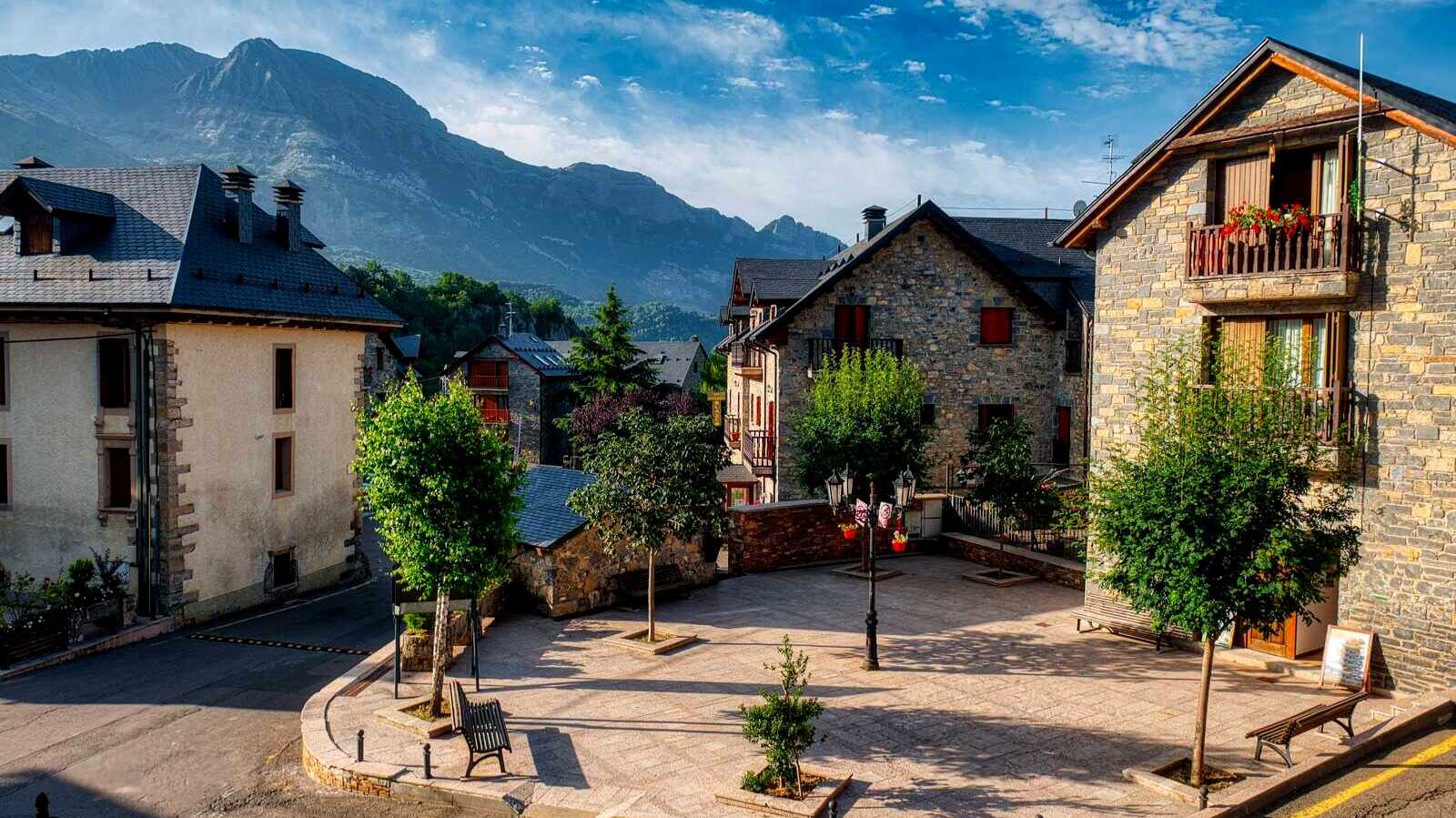 Centro de Tramacastilla de Tena. | Shutterstock