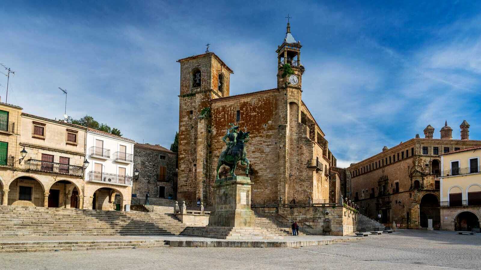 Plaza Mayor de Trujillo. | Shutterstock