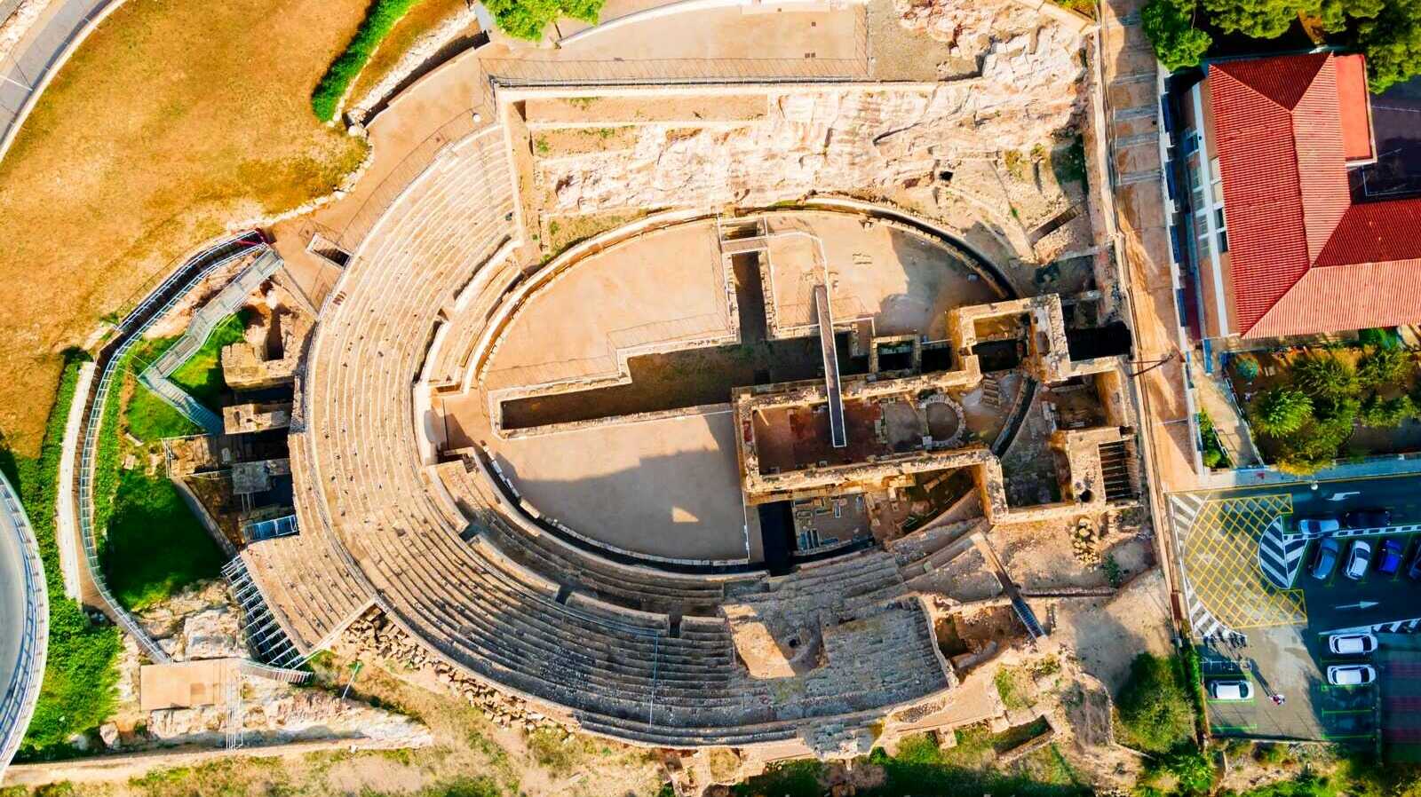 Vista aérea del Anfiteatro de Tarragona. | Shutterstock