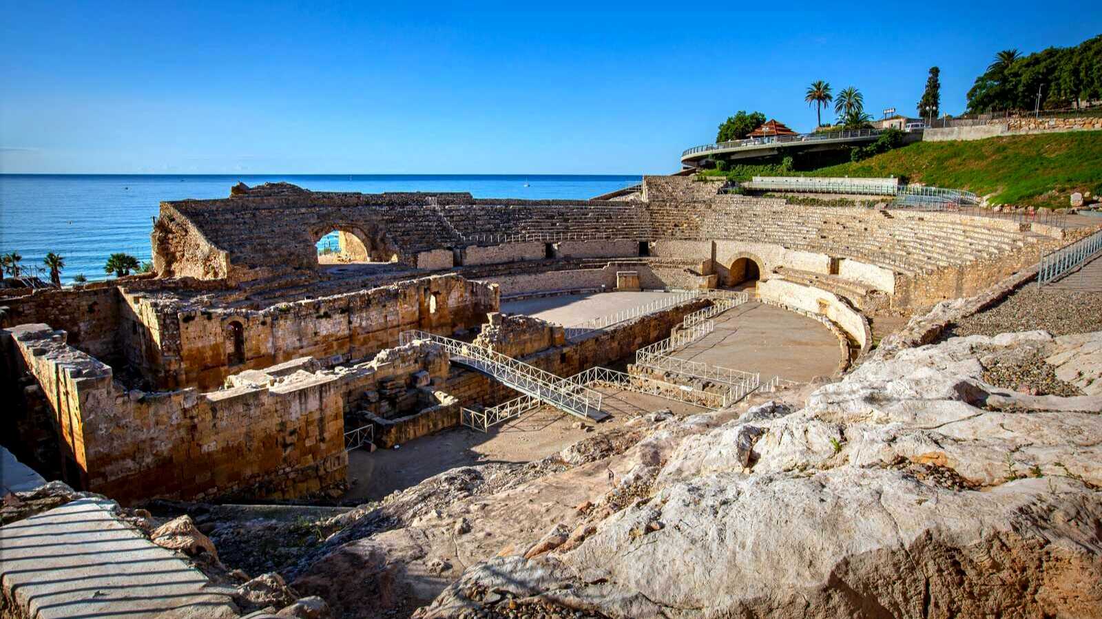Panorámica de las gradas del Anfiteatro de Tarragona. | Shutterstock