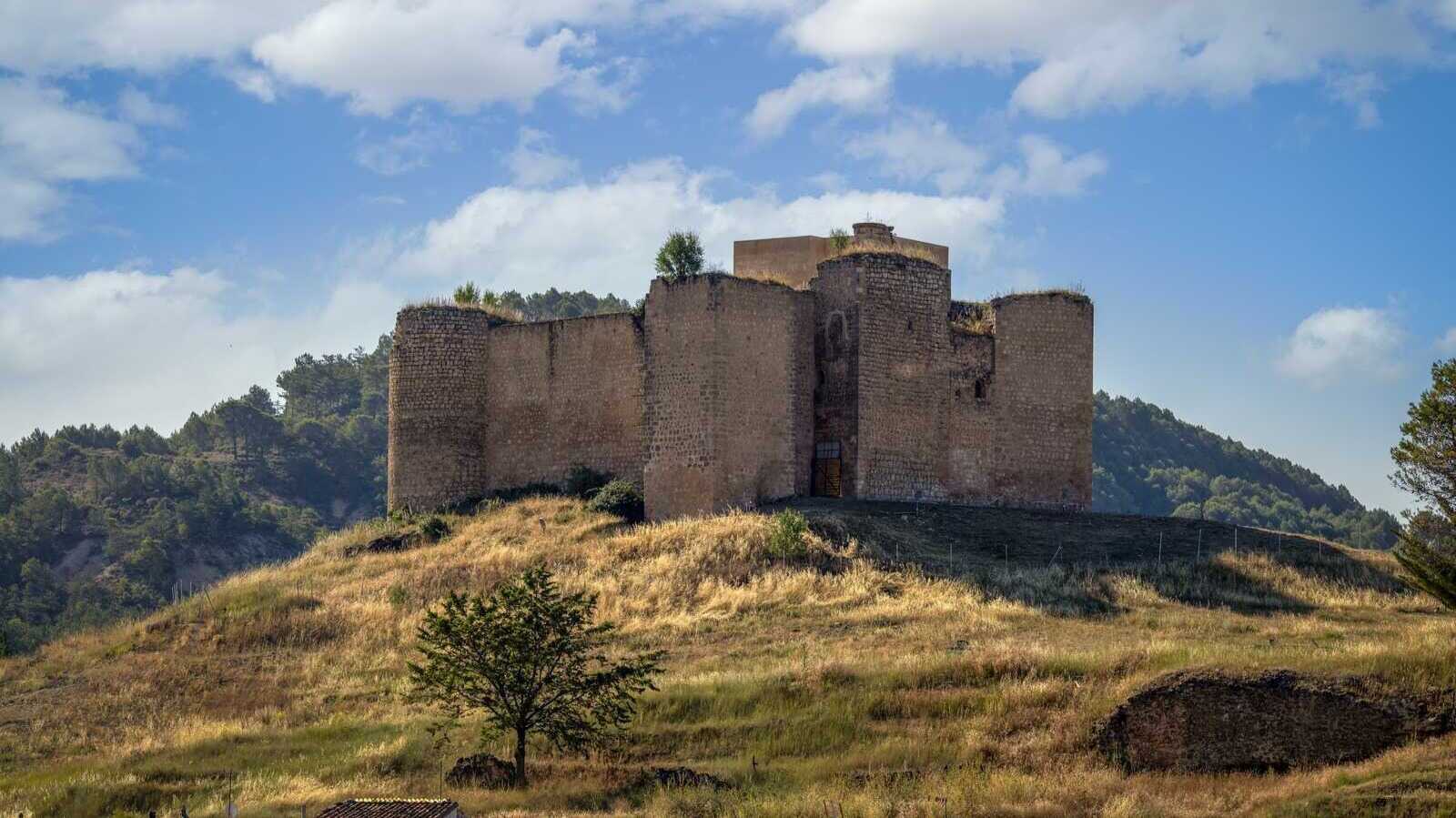 Castillo de Cifuentes. | Dreamstime