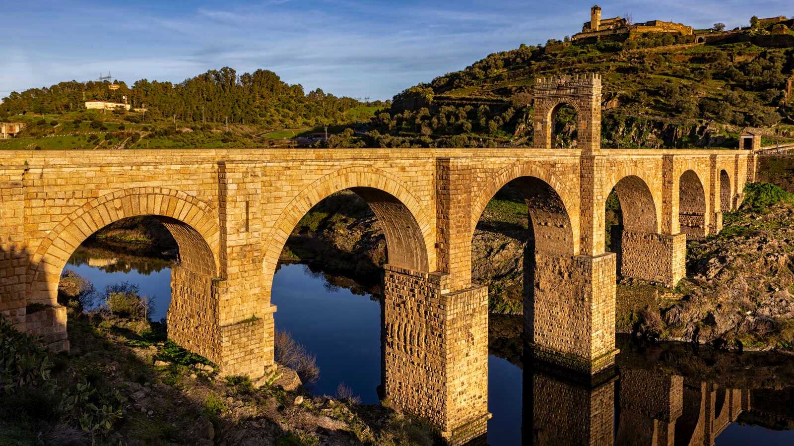 El puente más bonito de España. | Freepik